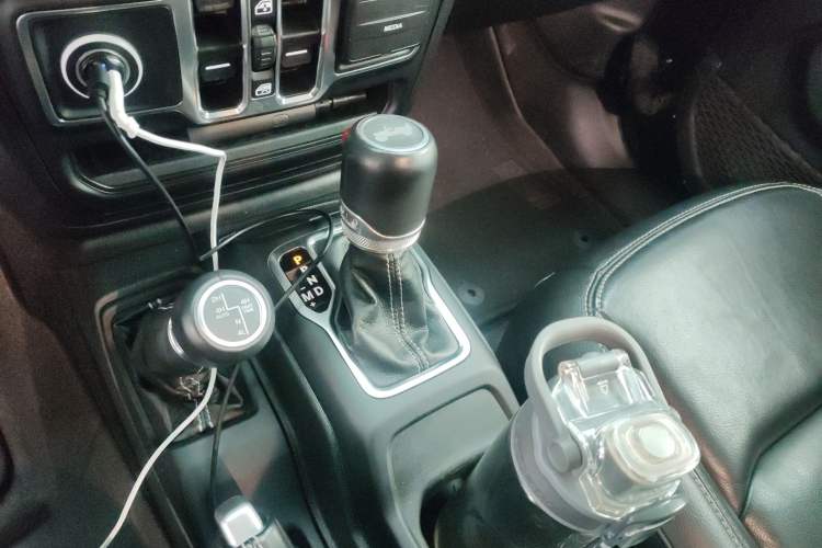 Used Jeep Wrangler New Energy 2021 Four-Door 2.0T 4xe Sahara First Edition Gear Lever