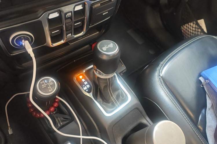 Used Jeep Wrangler New Energy 2021 Four-Door 2.0T 4xe Sahara First Edition Gear Lever