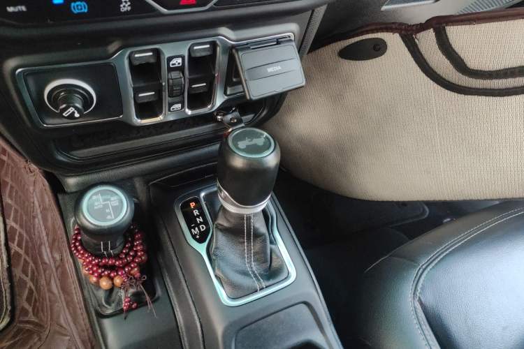 Used Jeep Wrangler New Energy 2021 Four-Door 2.0T 4xe Sahara First Edition Gear Lever