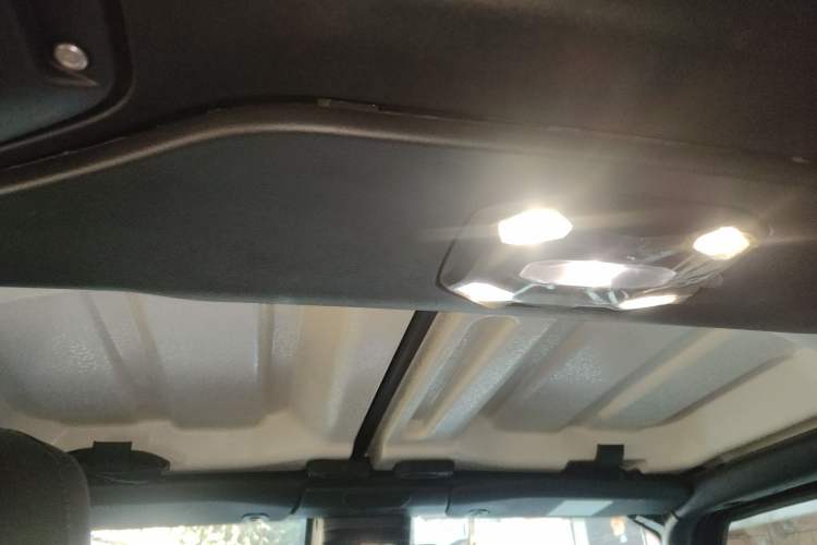 Used Jeep Wrangler New Energy 2021 Four-Door 2.0T 4xe Sahara Headliner