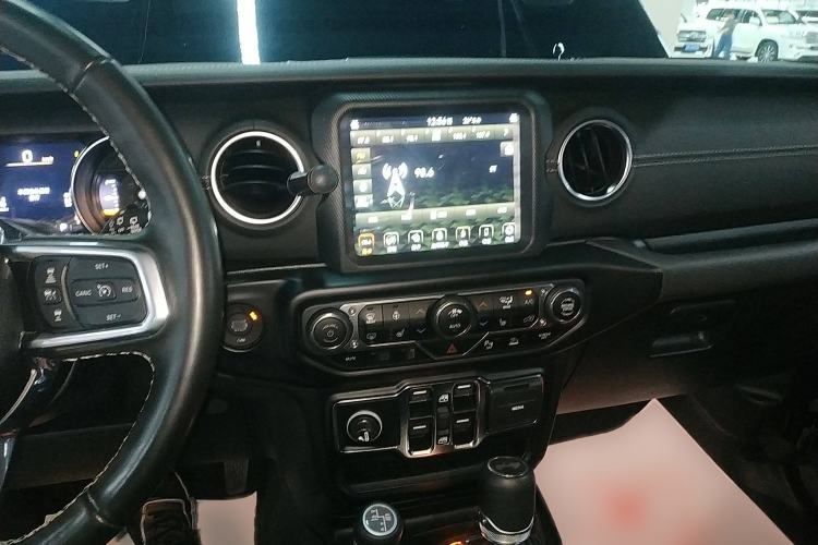 Used Jeep Wrangler New Energy 2021 Four-Door 2.0T 4xe Sahara Interior 2