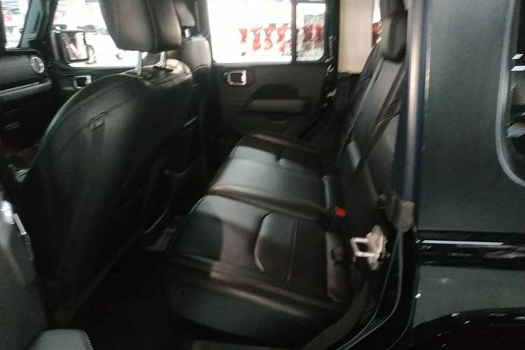 Used Jeep Wrangler New Energy 2021 Four-Door 2.0T 4xe Sahara Interior 4