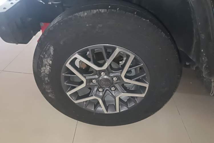 Used Jeep Wrangler New Energy 2021 Four-Door 2.0T 4xe Sahara Left Front Wheel Hub