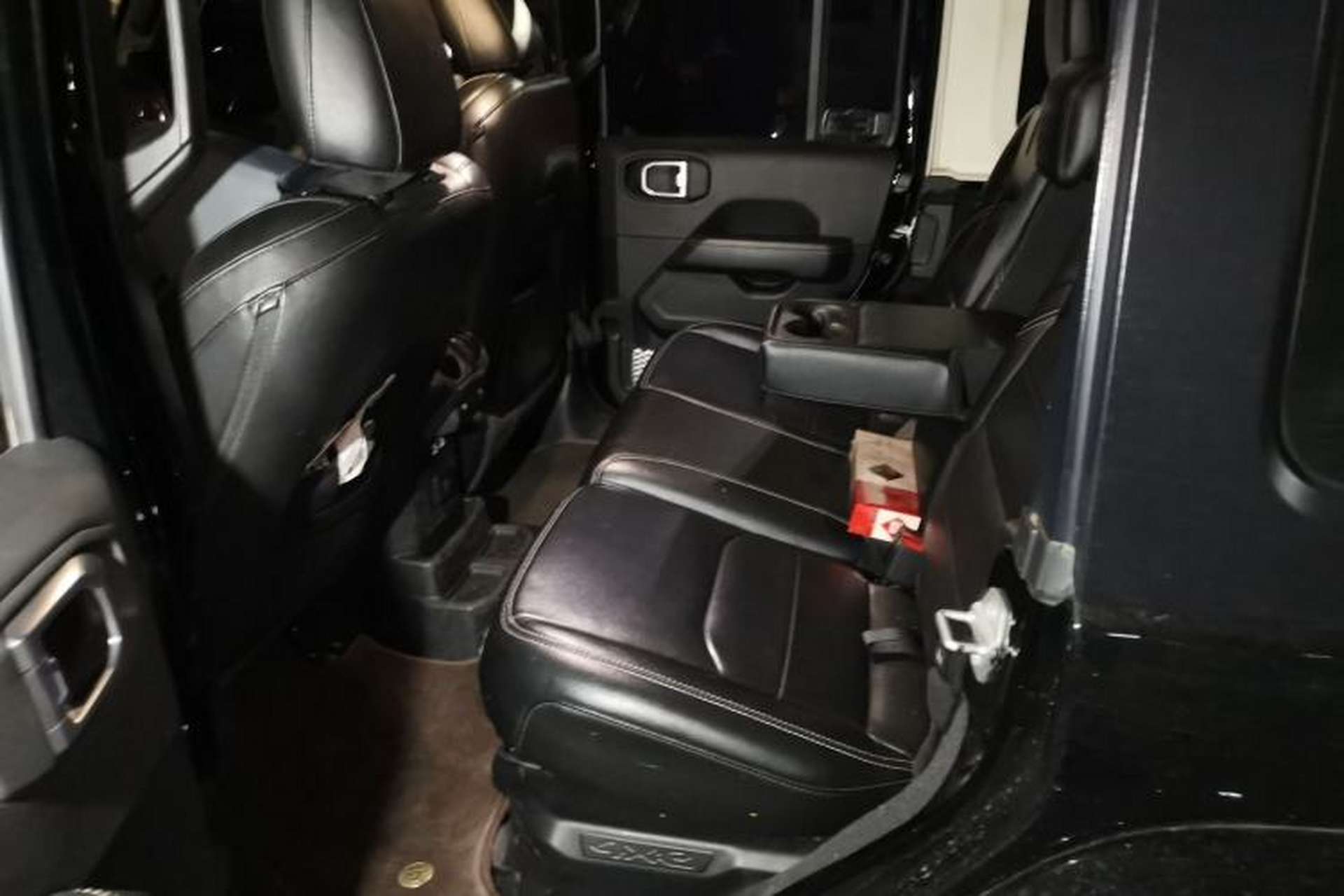 Used Jeep Wrangler New Energy 2021 Four-Door 2.0T 4xe Sahara Left Rear Seat