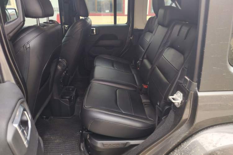 Used Jeep Wrangler New Energy 2021 Four-Door 2.0T 4xe Sahara First Edition Left Rear Seat