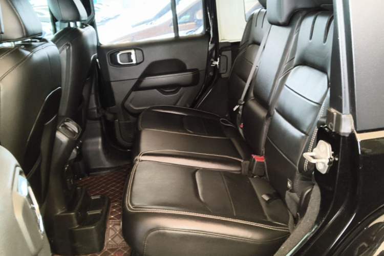 Used Jeep Wrangler New Energy 2021 Four-Door 2.0T 4xe Sahara Left Rear Seat