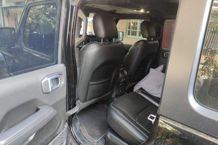 Used Jeep Wrangler New Energy 2021 Four-Door 2.0T 4xe Sahara Left Rear Seat
