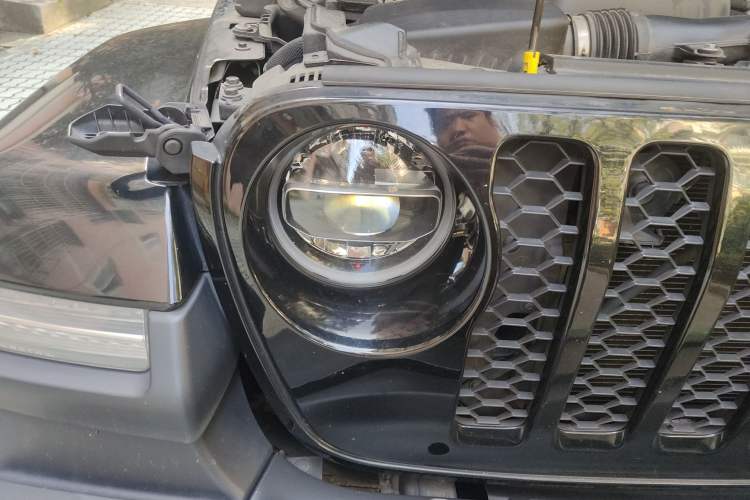 Used Jeep Wrangler New Energy 2021 Four-Door 2.0T 4xe Sahara Right Front Headlight