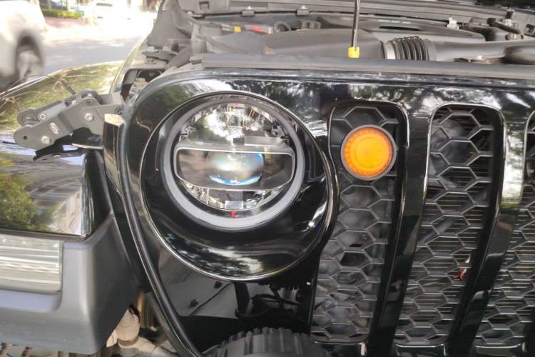 Used Jeep Wrangler New Energy 2021 Four-Door 2.0T 4xe Sahara Right Front Headlight