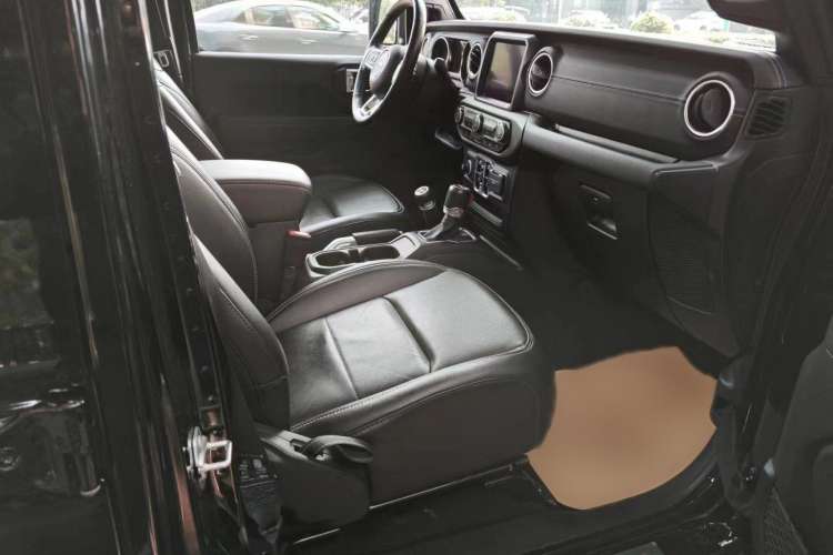 Used Jeep Wrangler New Energy 2021 Four-Door 2.0T 4xe Sahara Right Front Seat