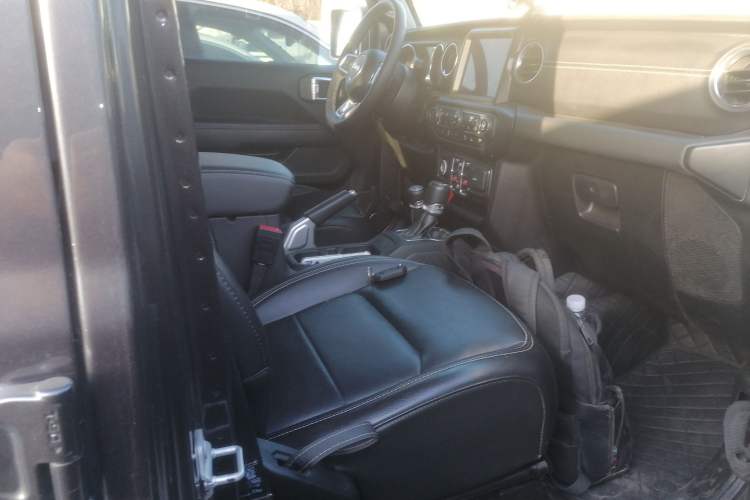Used Jeep Wrangler New Energy 2021 Four-Door 2.0T 4xe Sahara Right Front Seat