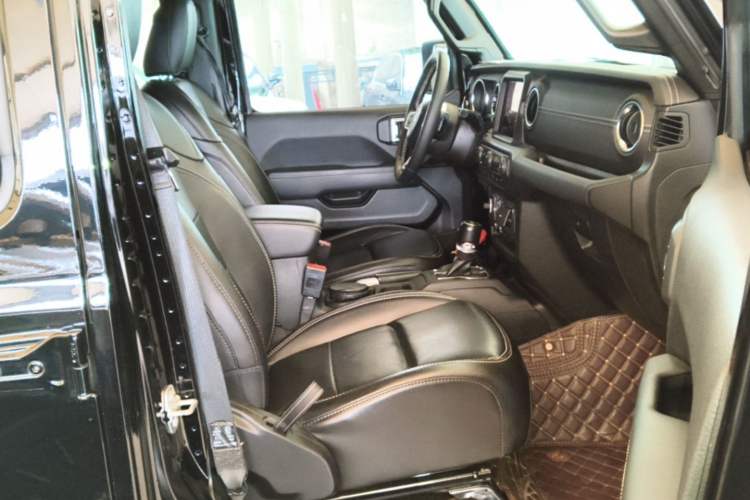 Used Jeep Wrangler New Energy 2021 Four-Door 2.0T 4xe Sahara Right Front Seat