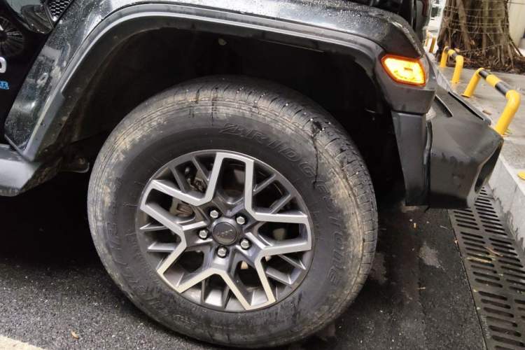 Used Jeep Wrangler New Energy 2021 Four-Door 2.0T 4xe Sahara Right Front Wheel Hub