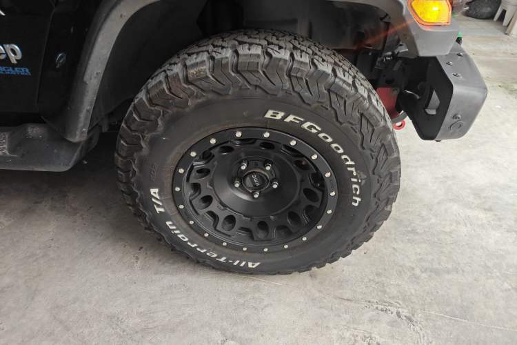 Used Jeep Wrangler New Energy 2021 Four-Door 2.0T 4xe Sahara Right Front Wheel Hub