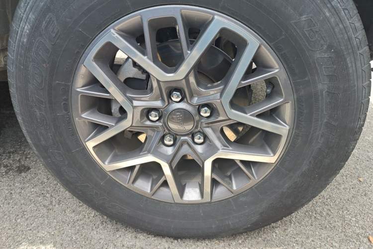 Used Jeep Wrangler New Energy 2021 Four-Door 2.0T 4xe Sahara First Edition Right Front Wheel Hub