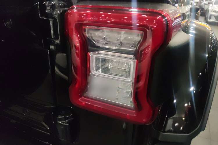 Used Jeep Wrangler New Energy 2021 Four-Door 2.0T 4xe Sahara Right Rear Taillight