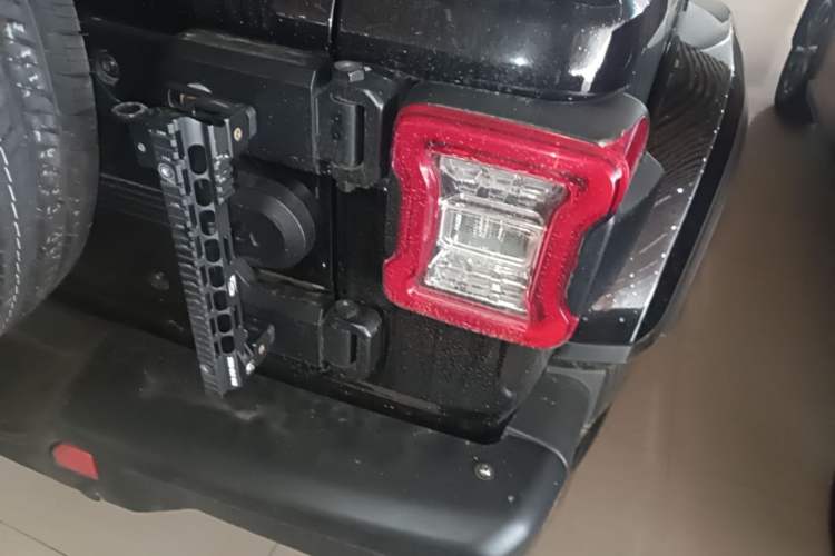 Used Jeep Wrangler New Energy 2021 Four-Door 2.0T 4xe Sahara Right Rear Taillight