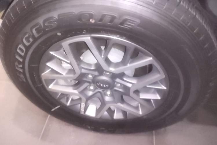 Used Jeep Wrangler New Energy 2021 Four-Door 2.0T 4xe Sahara Right Rear Wheel Hub