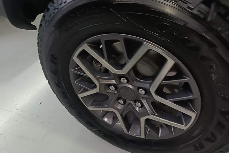 Used Jeep Wrangler New Energy 2021 Four-Door 2.0T 4xe Sahara First Edition Right Rear Wheel Hub