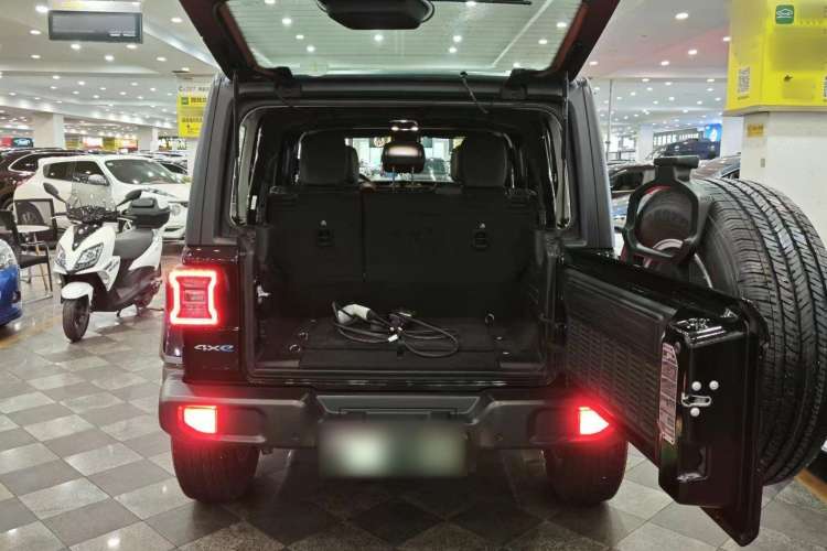 Used Jeep Wrangler New Energy 2021 Four-Door 2.0T 4xe Sahara Trunk