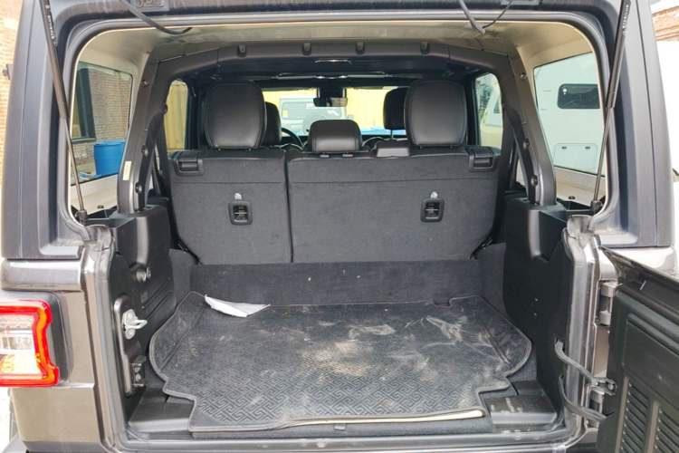 Used Jeep Wrangler New Energy 2021 Four-Door 2.0T 4xe Sahara Trunk