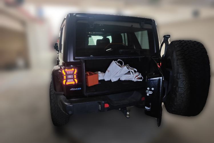 Used Jeep Wrangler New Energy 2021 Four-Door 2.0T 4xe Sahara Trunk