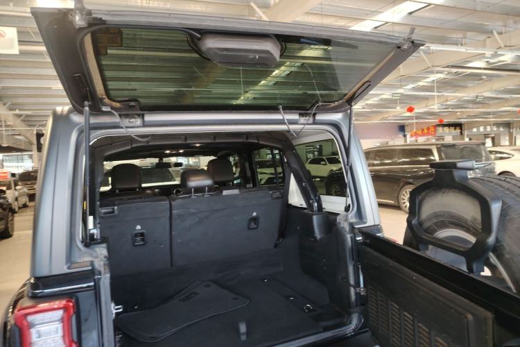 Used Jeep Wrangler New Energy 2021 Four-Door 2.0T 4xe Sahara First Edition Trunk