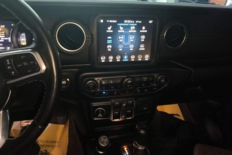 Used Jeep Wrangler New Energy 2021 Four-Door 2.0T 4xe Sahara Audio And AC Panel