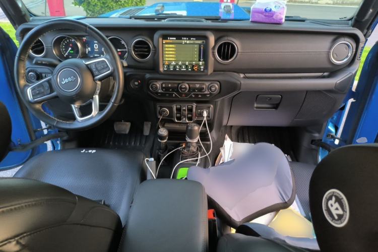 Used Jeep Wrangler New Energy 2021 Four-Door 2.0T 4xe Sahara Center Console