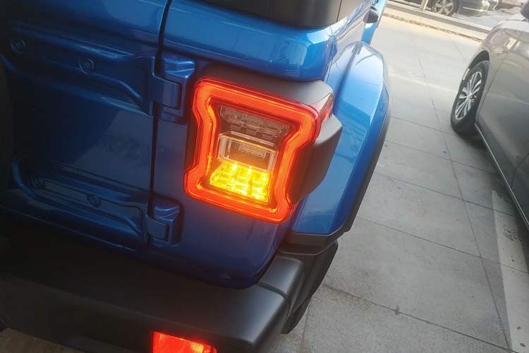 Used Jeep Wrangler New Energy 2021 Four-Door 2.0T 4xe Sahara Exterior 6