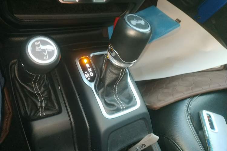 Used Jeep Wrangler New Energy 2021 Four-Door 2.0T 4xe Sahara Gear Lever