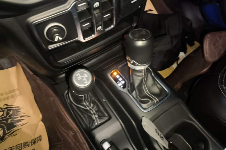Used Jeep Wrangler New Energy 2021 Four-Door 2.0T 4xe Sahara Gear Lever
