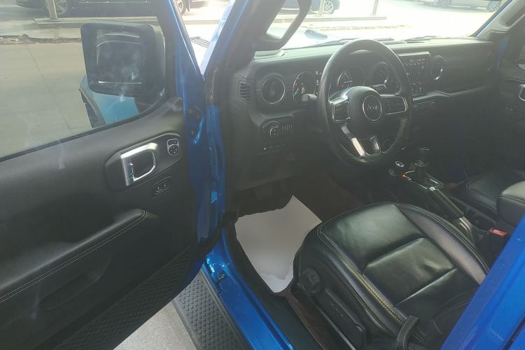 Used Jeep Wrangler New Energy 2021 Four-Door 2.0T 4xe Sahara Interior 3