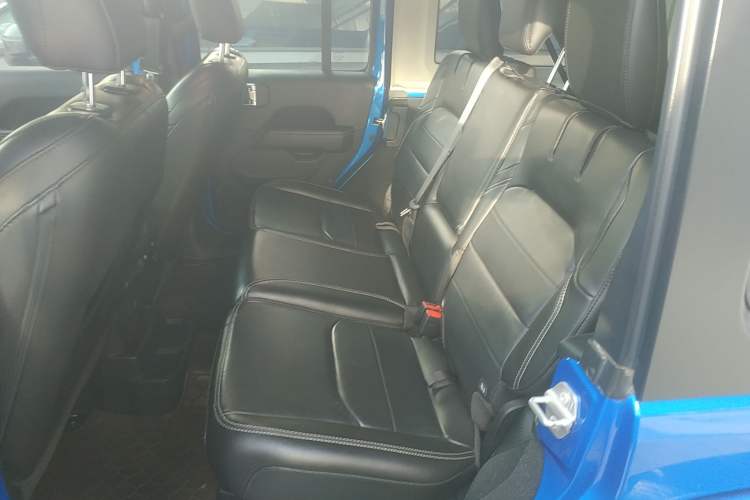 Used Jeep Wrangler New Energy 2021 Four-Door 2.0T 4xe Sahara Interior 4