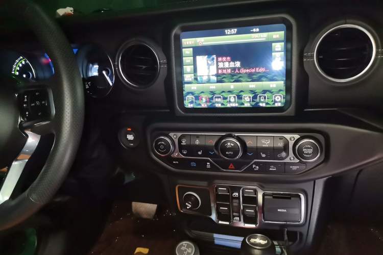 Used Jeep Wrangler New Energy 2021 Four-Door 2.0T 4xe Sahara Audio And AC Panel