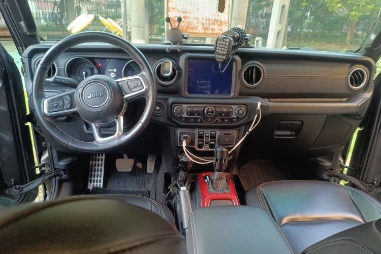 Used Jeep Wrangler New Energy 2021 Four-Door 2.0T 4xe Sahara First Edition Center Console