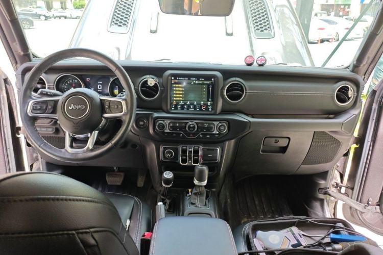 Used Jeep Wrangler New Energy 2021 Four-Door 2.0T 4xe Sahara Center Console
