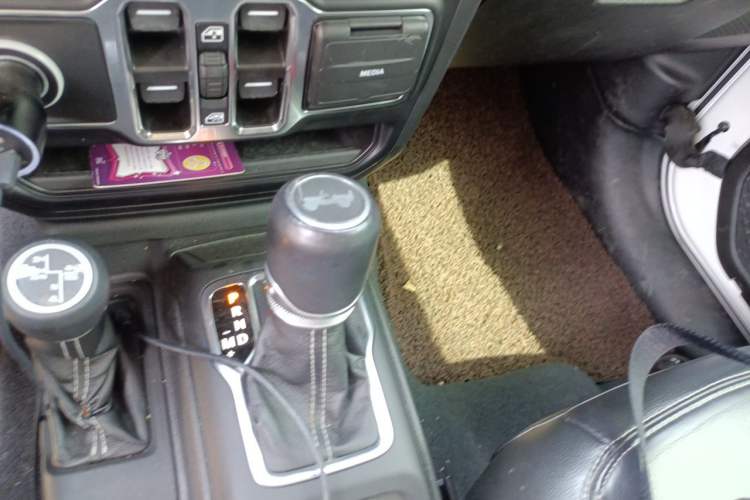 Used Jeep Wrangler New Energy 2021 Four-Door 2.0T 4xe Sahara Gear Lever