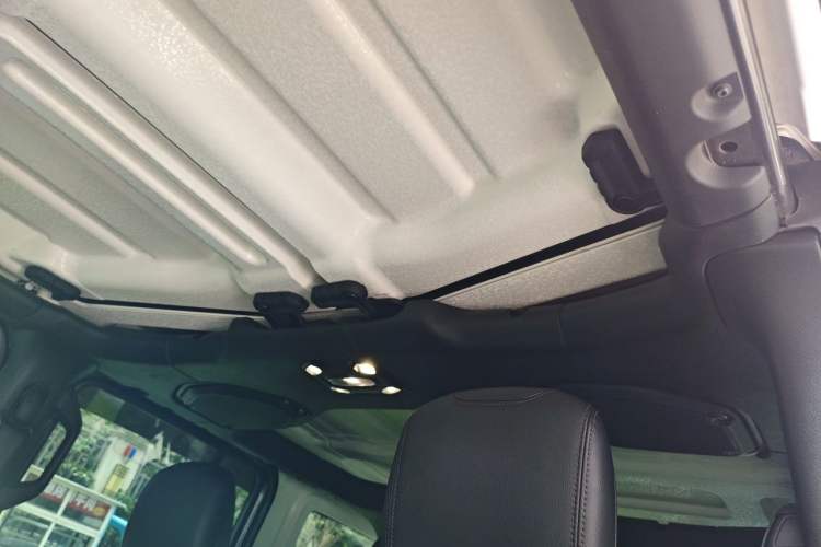 Used Jeep Wrangler New Energy 2021 Four-Door 2.0T 4xe Sahara Headliner
