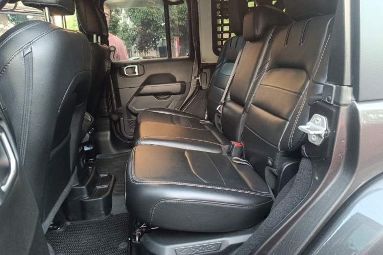 Used Jeep Wrangler New Energy 2021 Four-Door 2.0T 4xe Sahara First Edition Left Rear Seat
