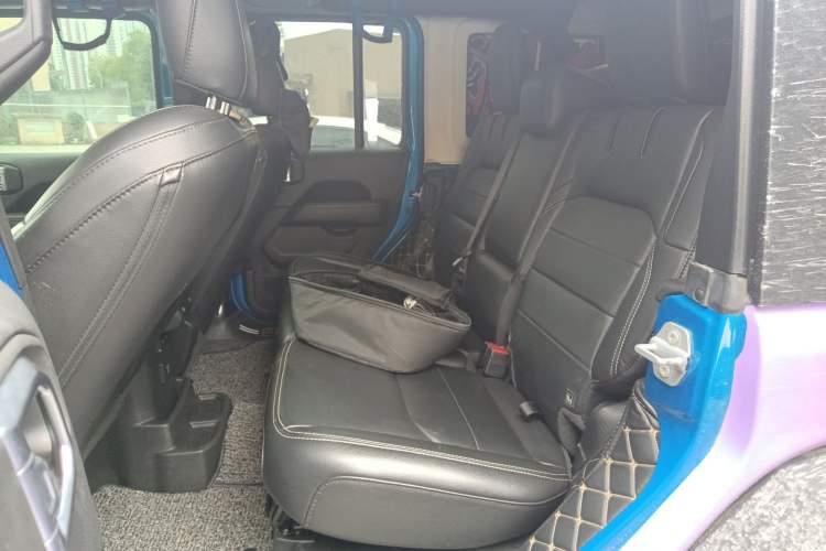 Used Jeep Wrangler New Energy 2021 Four-Door 2.0T 4xe Sahara Left Rear Seat