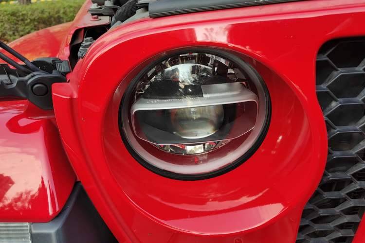 Used Jeep Wrangler New Energy 2021 Four-Door 2.0T 4xe Sahara Right Front Headlight
