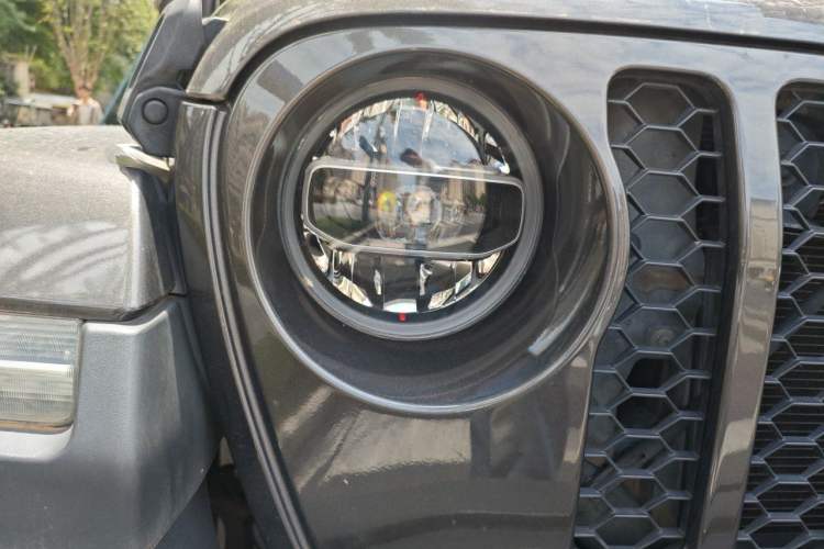 Used Jeep Wrangler New Energy 2021 Four-Door 2.0T 4xe Sahara Right Front Headlight