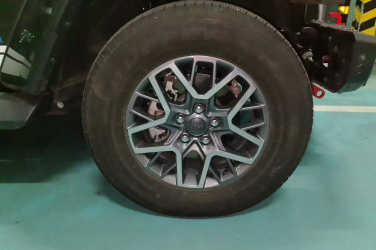 Used Jeep Wrangler New Energy 2021 Four-Door 2.0T 4xe Sahara Right Front Wheel Hub