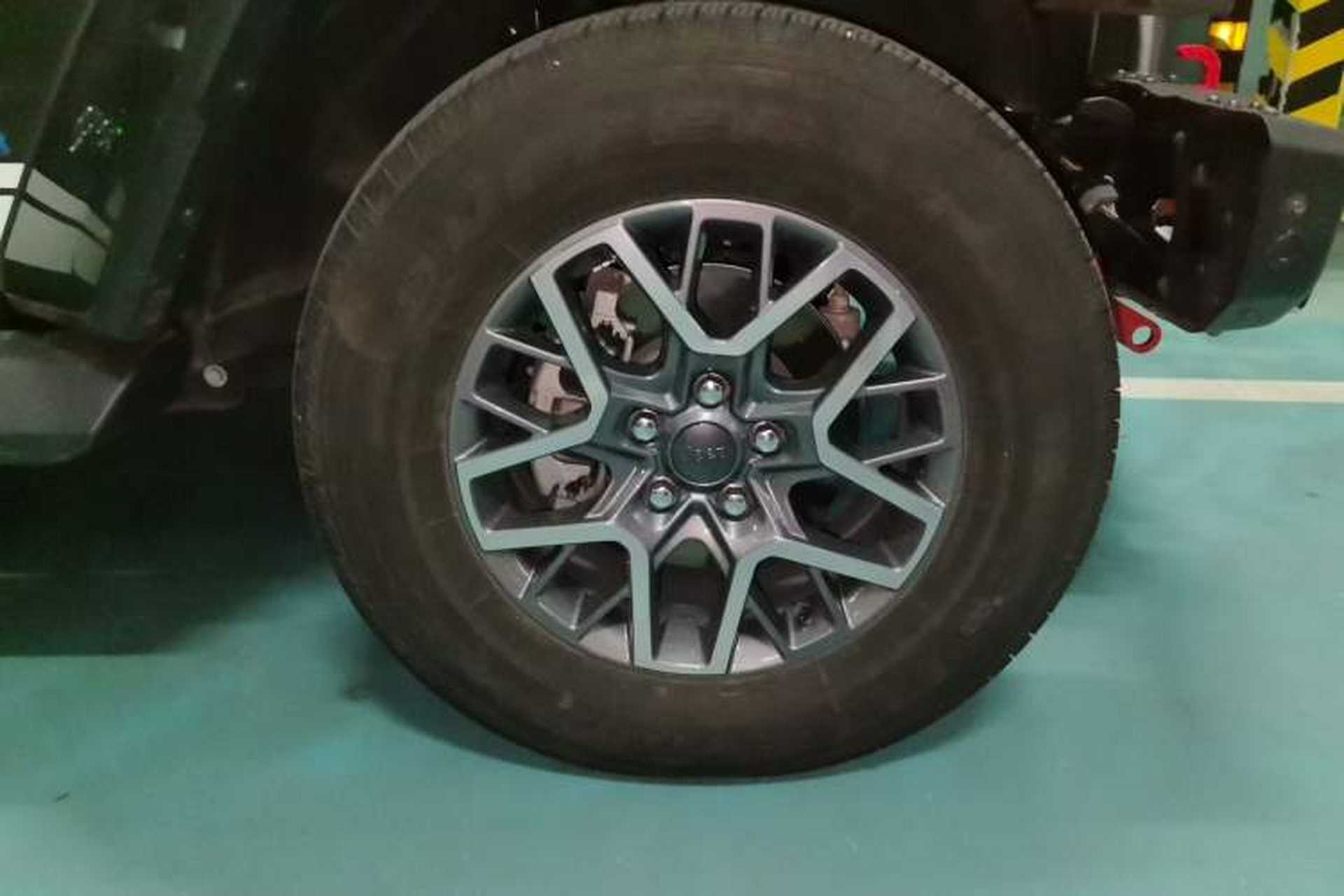 Used Jeep Wrangler New Energy 2021 Four-Door 2.0T 4xe Sahara Right Front Wheel Hub
