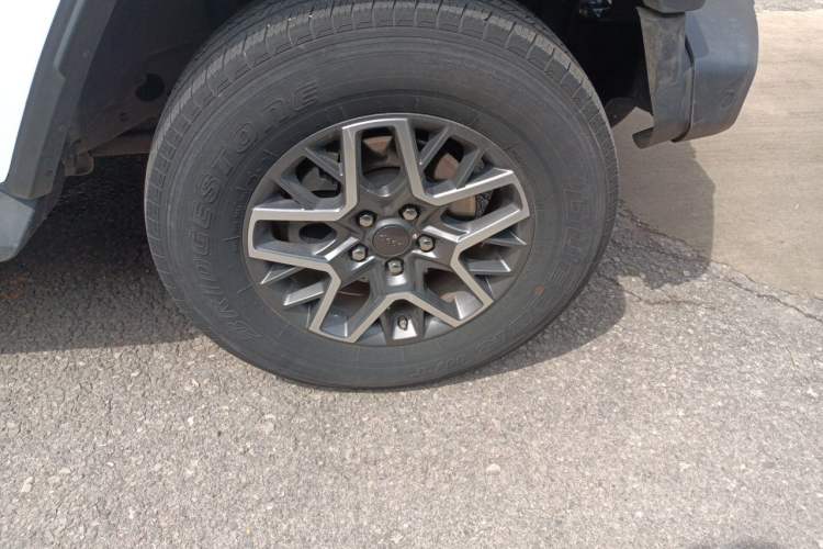 Used Jeep Wrangler New Energy 2021 Four-Door 2.0T 4xe Sahara Right Front Wheel Hub