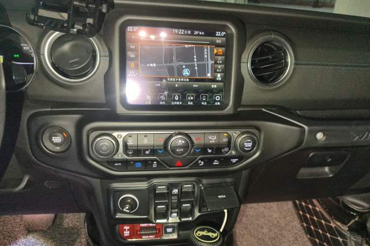 Used Jeep Wrangler New Energy 2021 Four-Door 2.0T 4xe Robin Hood Audio And AC Panel