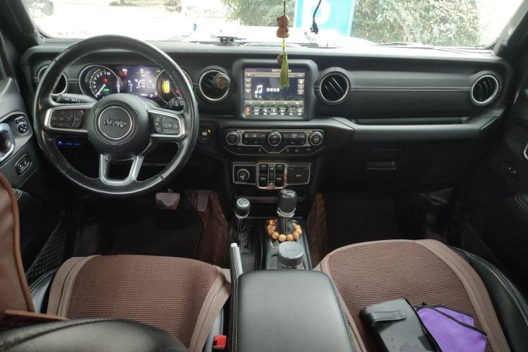 Used Jeep Wrangler New Energy 2021 Four-Door 2.0T 4xe Sahara Center Console