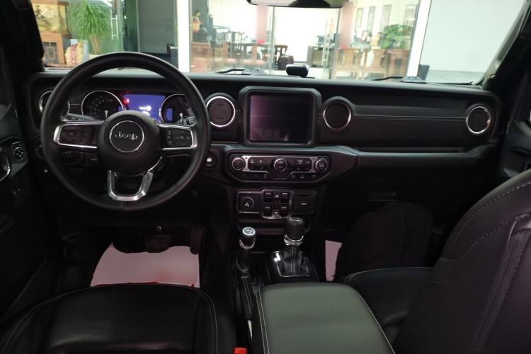 Used Jeep Wrangler New Energy 2021 Four-Door 2.0T 4xe Sahara Center Console