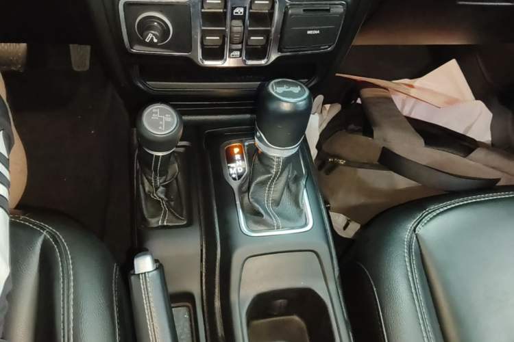Used Jeep Wrangler New Energy 2021 Four-Door 2.0T 4xe Sahara First Edition Gear Lever